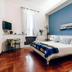 Couette-café La Casa Del Sole A Mergellina, Naples